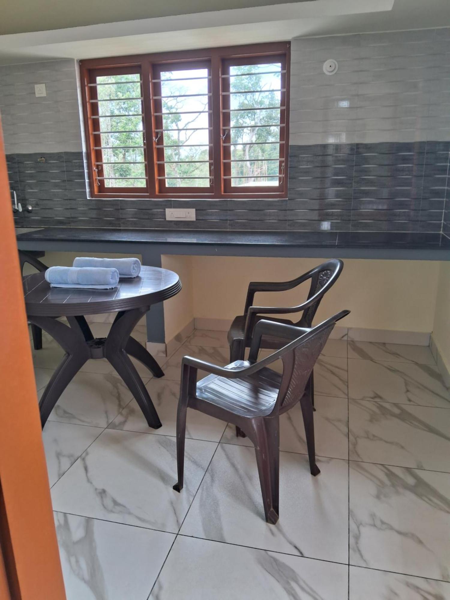 Coorg Teakwood Treasure Homestay Madikeri Εξωτερικό φωτογραφία